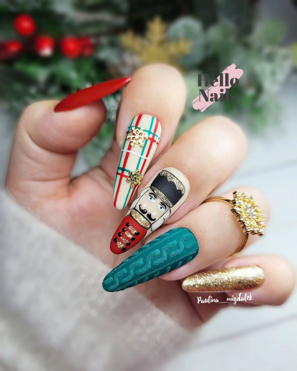 Glossy And Matte Visual Idea Glossy And Matte Visual Idea — Christmas Nail Trends 2026