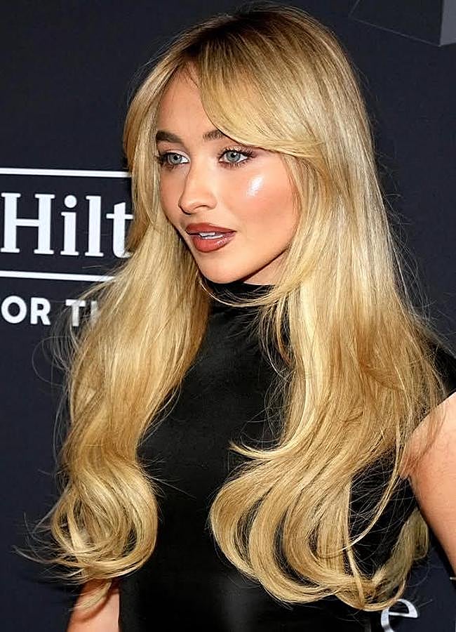 Platinum Blonde Long Layers With Side Bangs Platinum Blonde Long Layers With Side Bangs — Winter Haircuts for Women