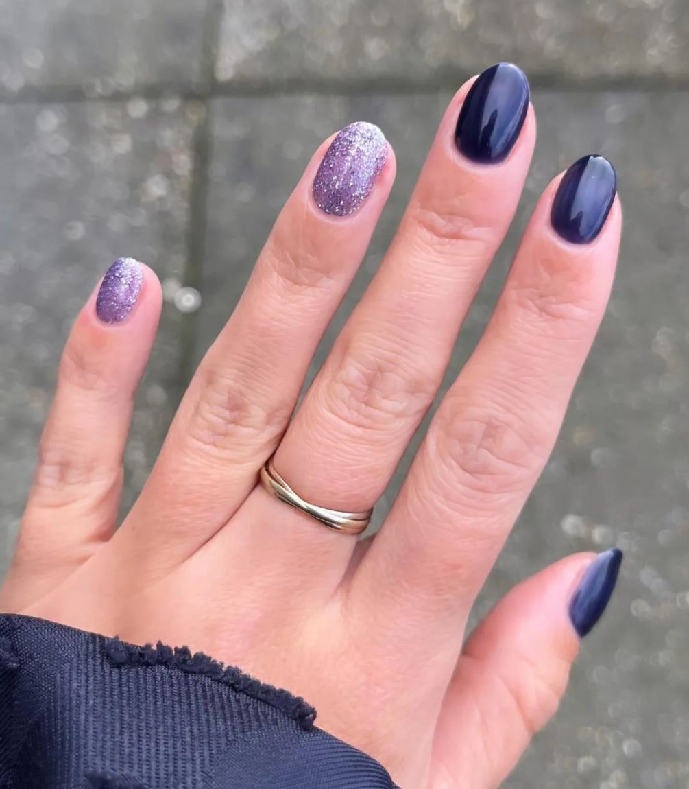 Navy and Lavender Glitter Accent Navy and Lavender Glitter Accent — Winter Lavender Nails