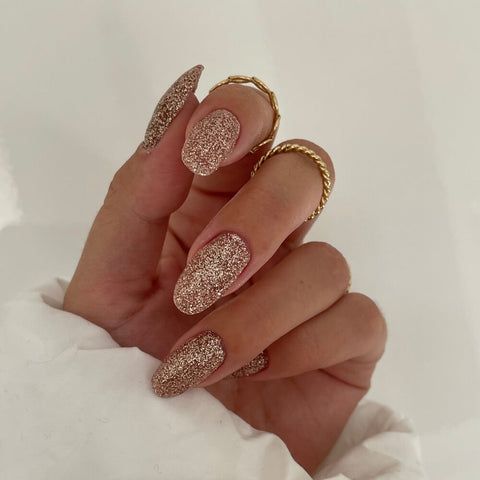 Glitter Visual Idea Glitter Visual Idea — Sparkly Winter Nails