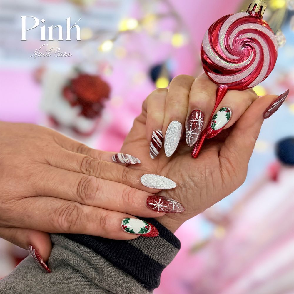 Visual Idea Visual Idea — Christmas Nails for Kids 2026
