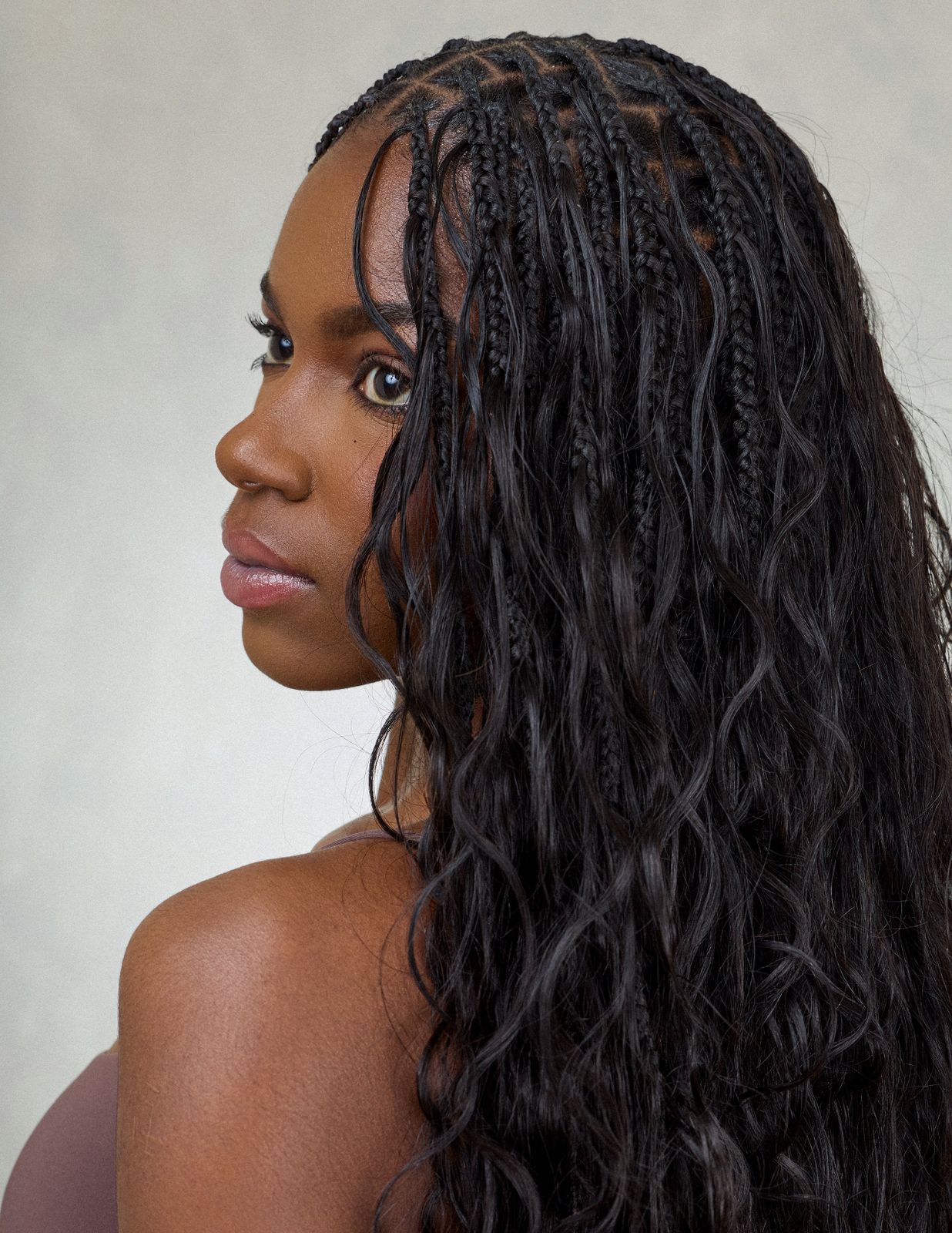 Wavy Wet-Look Mid-Back Braids Wavy Wet-Look Mid-Back Braids — Winter Knotless Braids