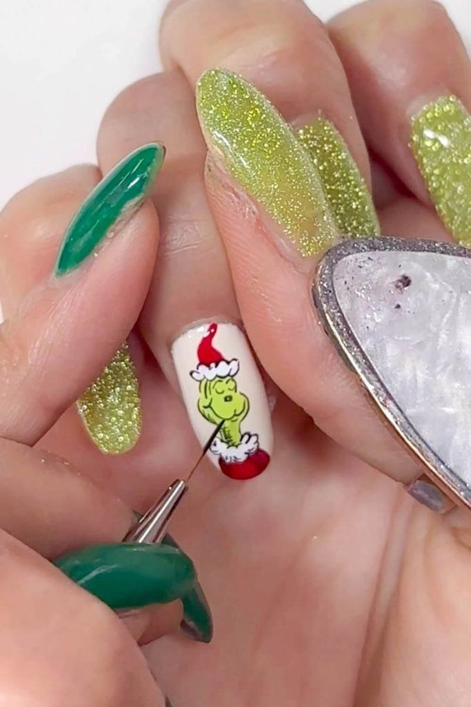 Glitter Glossy Visual Idea Glitter Glossy Visual Idea — Cute Christmas Nails 2026