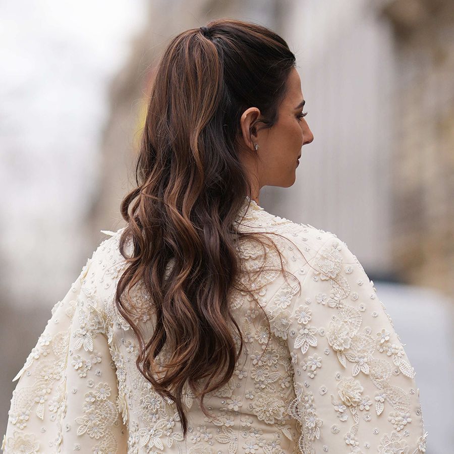 Dark Brown High Ponytail with Caramel Highlights — The Remaining Hair Is Styled In Loose Dark Brown High Ponytail with Caramel Highlights — The Remaining Hair Is Styled In Loose — Winter Half Up Half Down Hairstyle