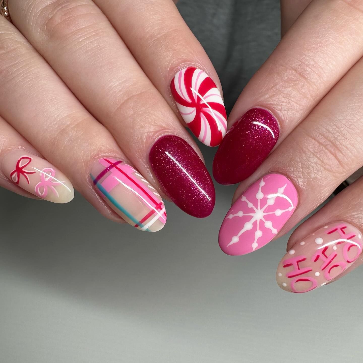 Glossy Christmas Pattern Mix Glossy Christmas Pattern Mix — Christmas Oval Nails 2026