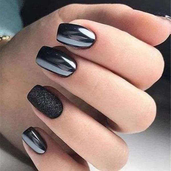 Dark Grey Chrome with Black Glitter Dark Grey Chrome with Black Glitter — Winter Nail Colors for Short Nails