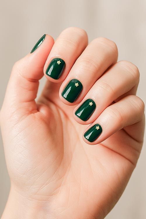 Dark Green Christmas Nails: 20 Gorgeous Ideas for the Season