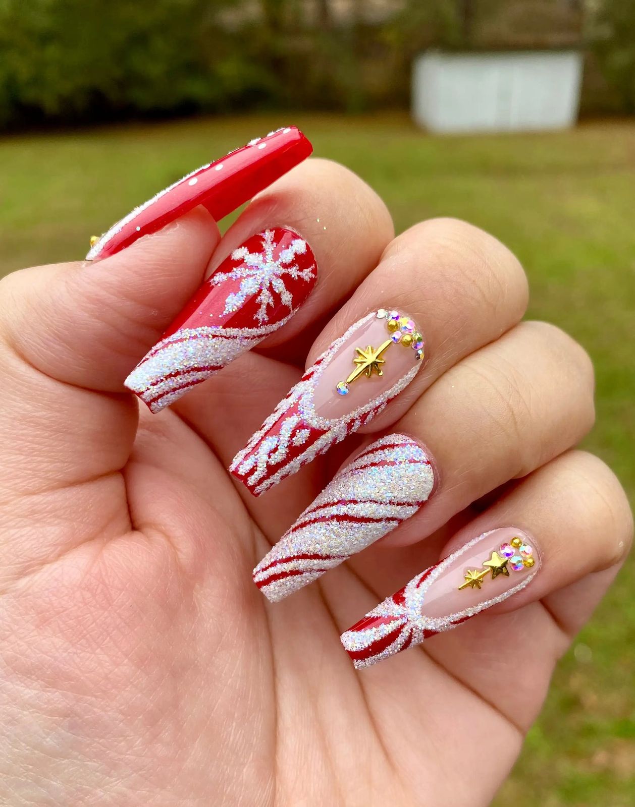 Vibrant Candy Cane & Snowflake Coffins Vibrant Candy Cane & Snowflake Coffins — Long Christmas Nails 2026