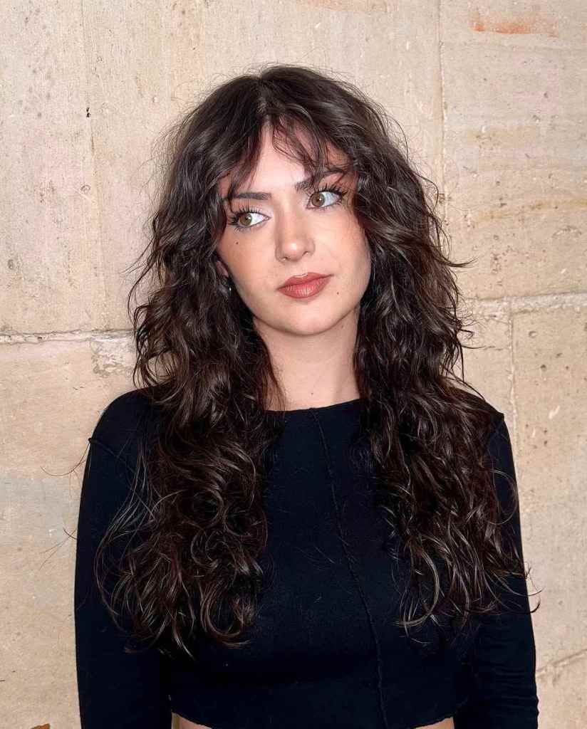 Face-Framing Layers On Dark Curls Face-Framing Layers On Dark Curls — Winter Hairstyles for Curly Hair
