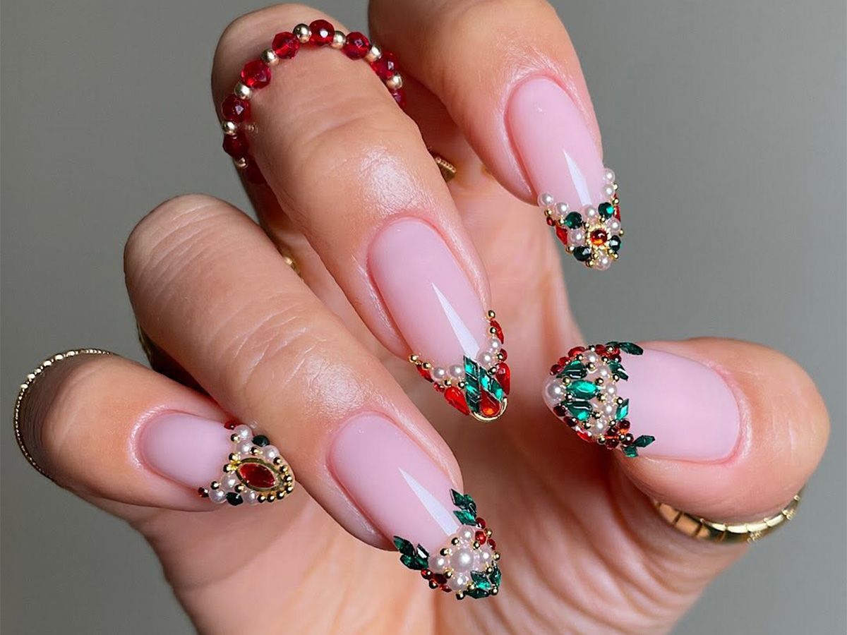65 Elegant Christmas Nail Designs, From Burgundy Bows to Merry Mistletoes