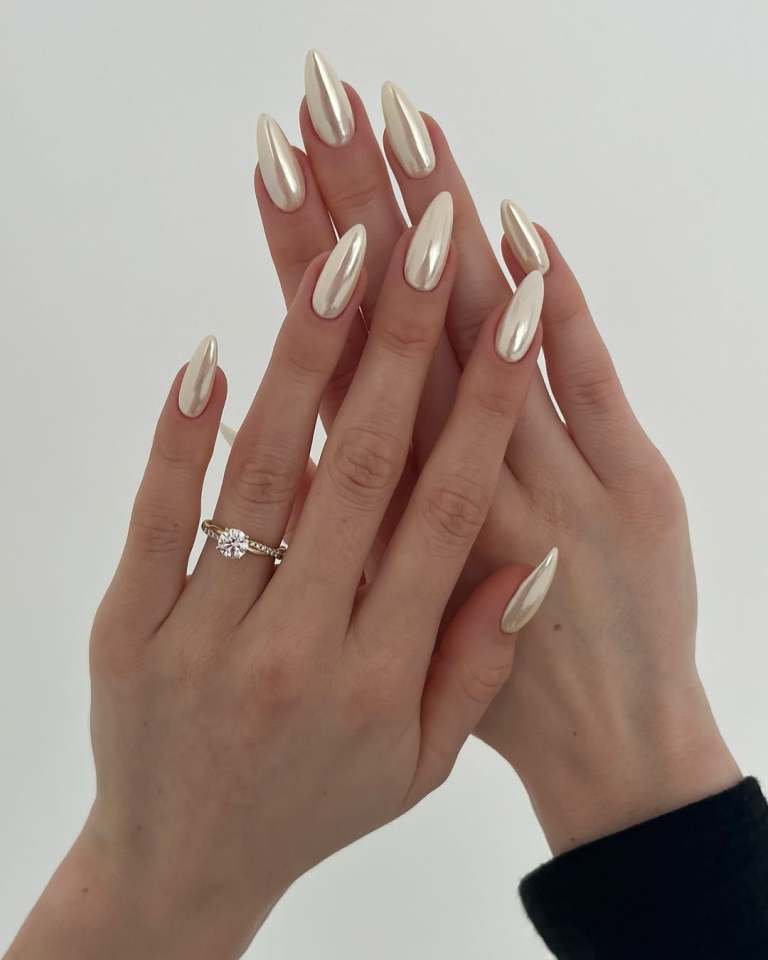 Chrome Pearlescent Visual Idea Chrome Pearlescent Visual Idea — Old Money Winter Nails