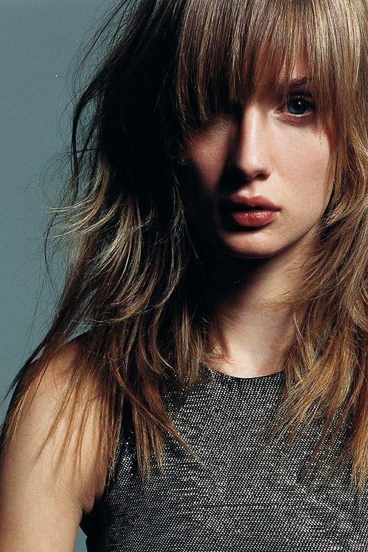 Collarbone Honey Blonde With Bangs Collarbone Honey Blonde With Bangs — Long Winter Haircuts