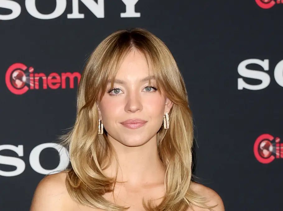 Ash Blonde Shag With Wispy Bangs — Medium Length Winter Haircuts
