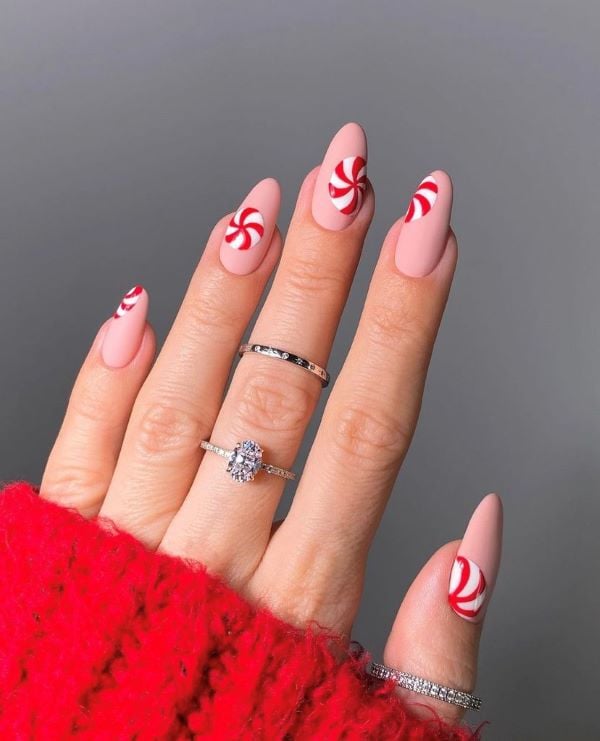 Matte Glossy Accents Visual Idea Matte Glossy Accents Visual Idea — Simple Christmas Nails 2026