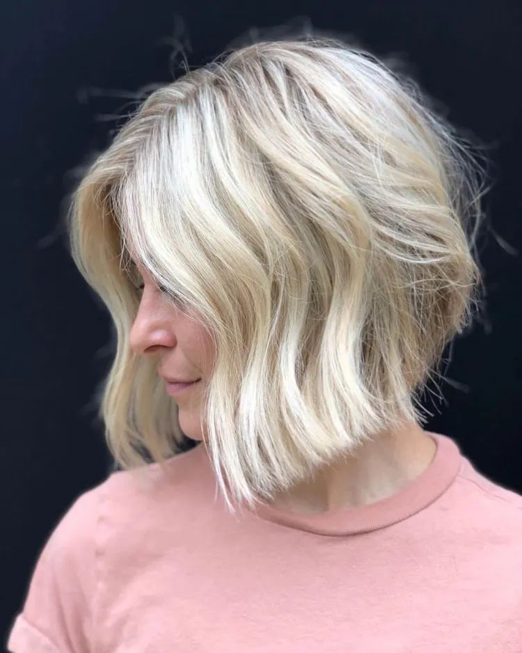 Wavy Ash Blonde Bob with Side Sweep Wavy Ash Blonde Bob with Side Sweep — Winter Hairstyles for Short Hair