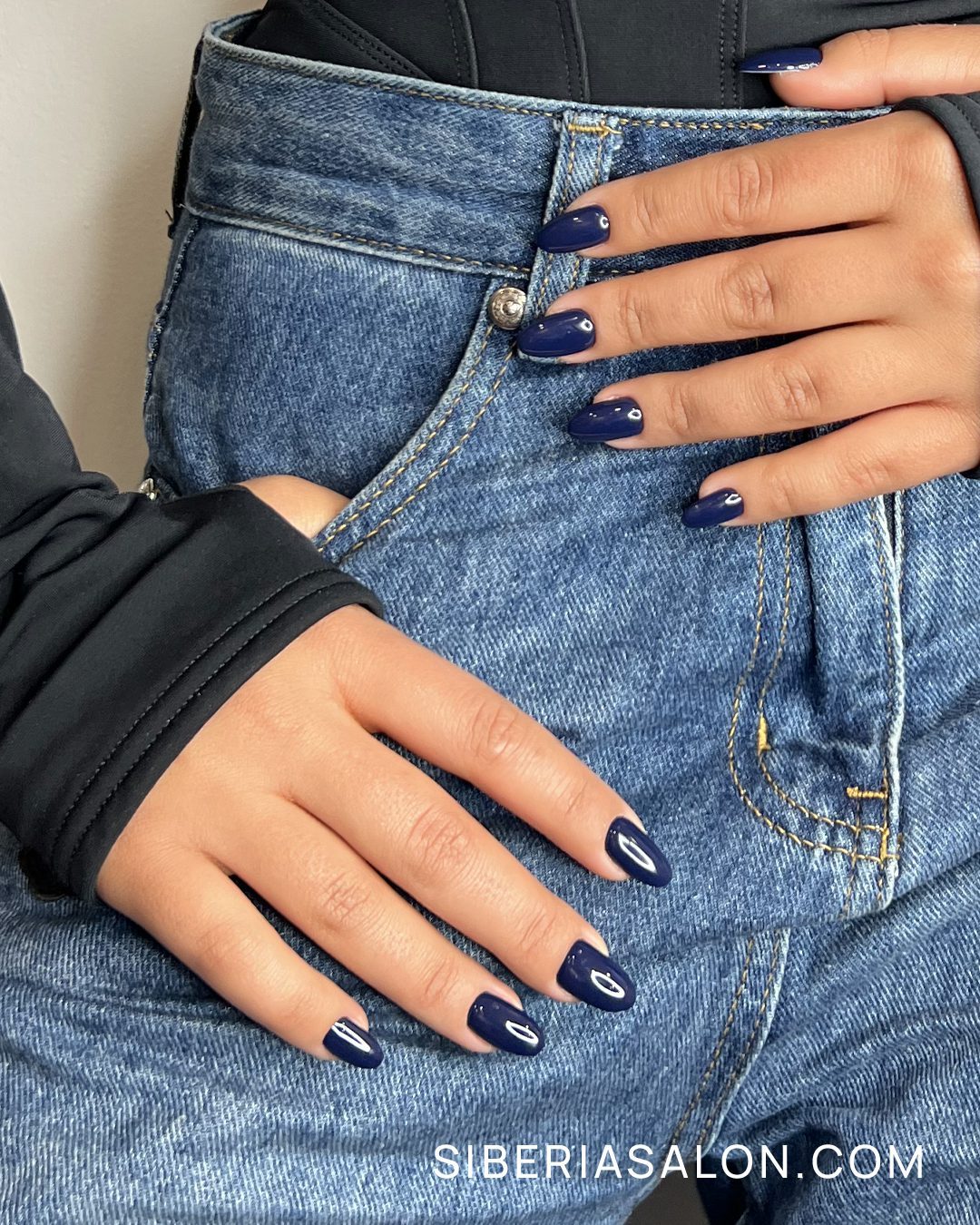 Medium Pointed Navy Blue Glossy Nails Medium Pointed Navy Blue Glossy Nails — Fall to Winter Nails