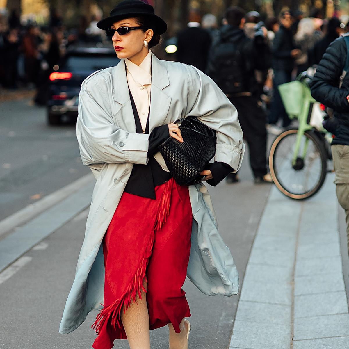 Asimetrías en tendencia: los básicos más elegantes del otoño-invierno | Mujerhoy