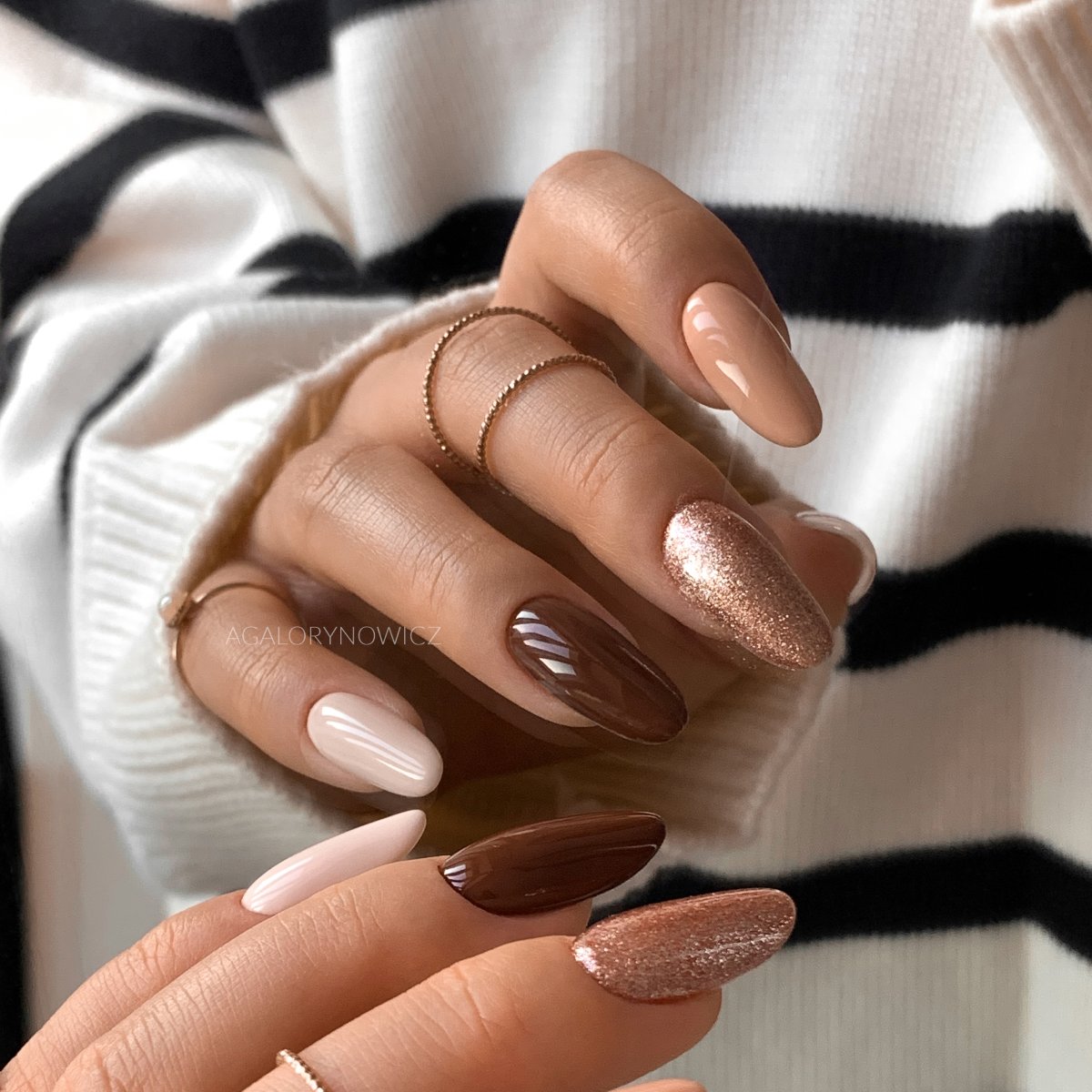 Gold Foil French Tips Visual Idea Gold Foil French Tips Visual Idea — Winter Gel Nail Colors