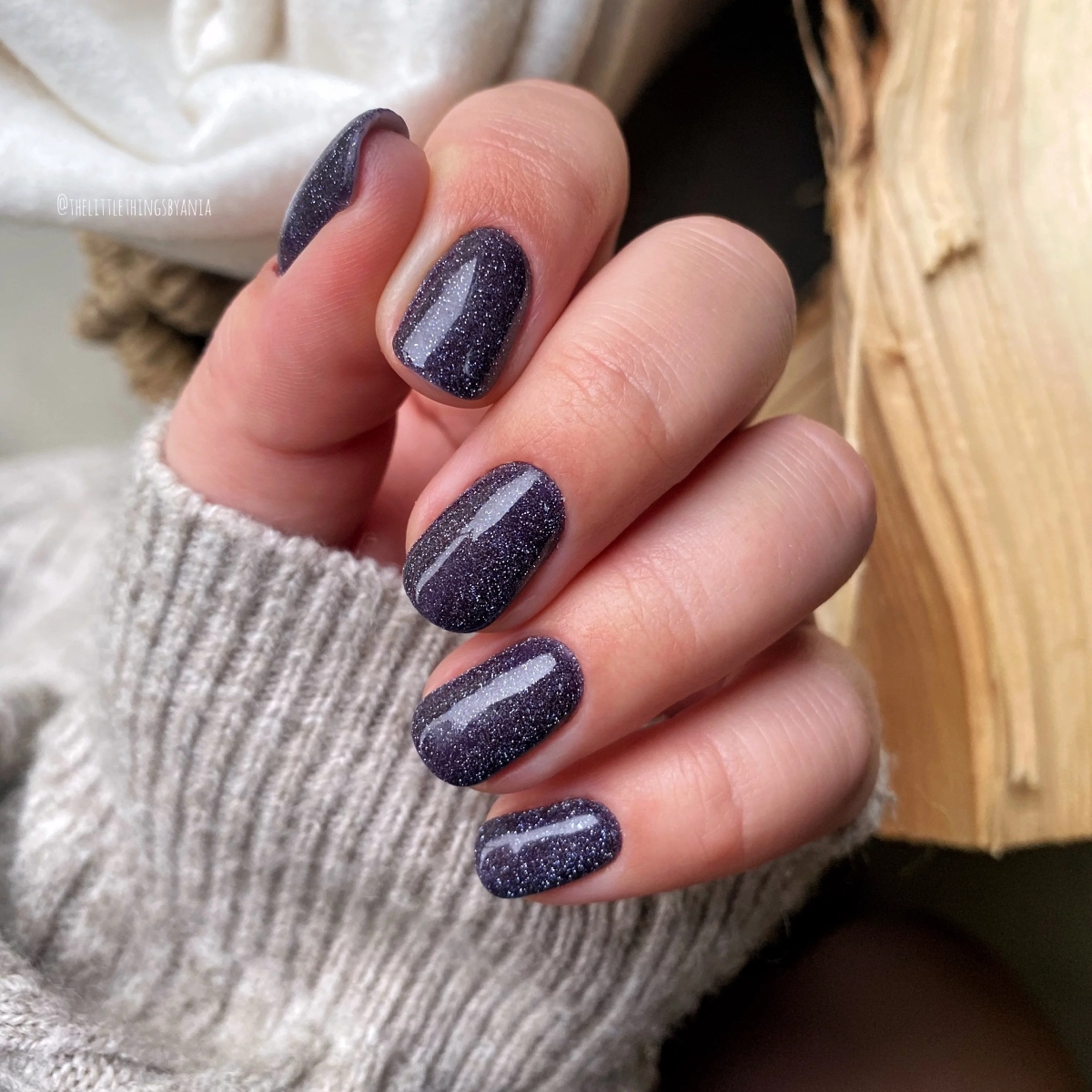 Deep Navy Blue with Subtle Shimmer Deep Navy Blue with Subtle Shimmer — Short Winter Acrylic Nails