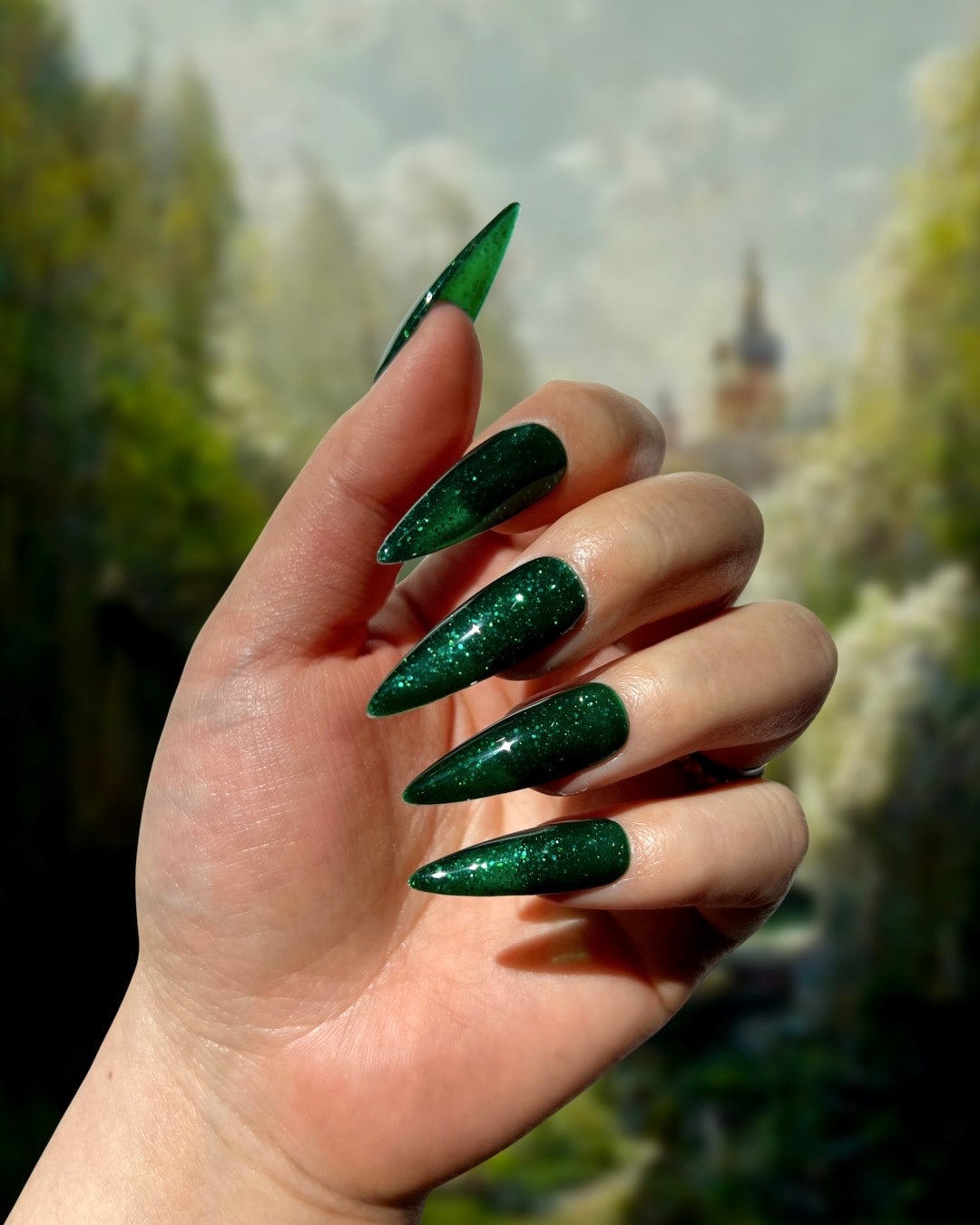 Glossy With Dense Glitter Visual Idea Glossy With Dense Glitter Visual Idea — Emerald Green Nails