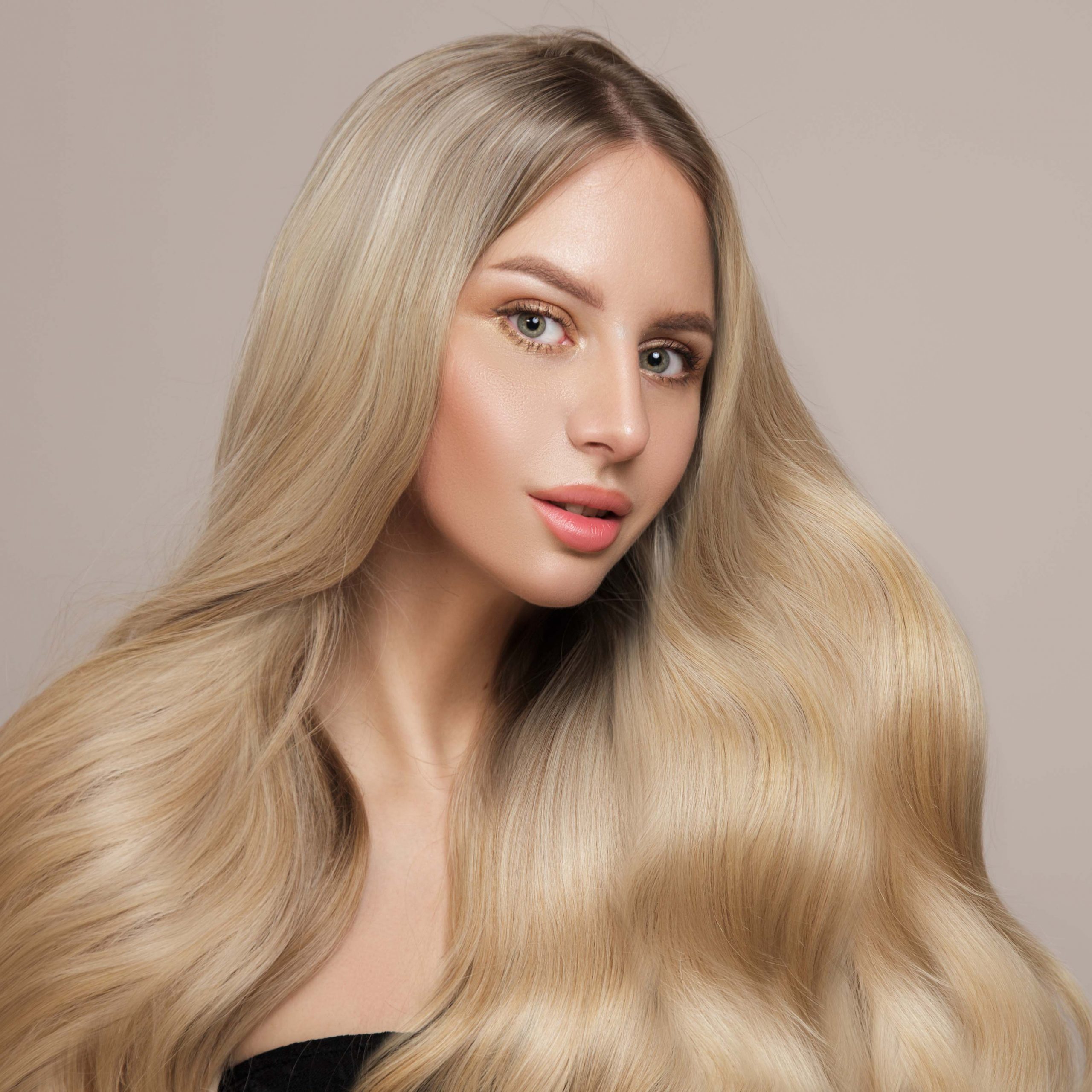 Mid-Back Ash Blonde With Platinum Highlights Mid-Back Ash Blonde With Platinum Highlights — Winter Hair Colors