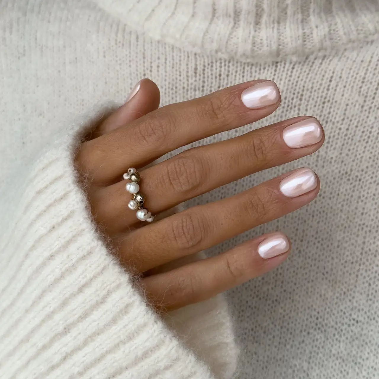 Short Square Pale Pearly Pink Nails Short Square Pale Pearly Pink Nails — Fall to Winter Nails