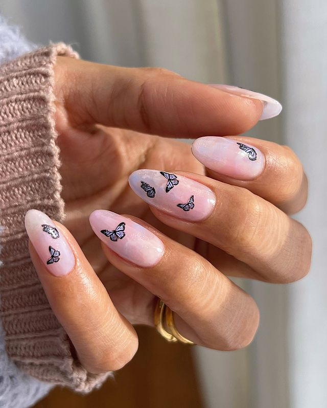 Butterfly Gradient Almonds Butterfly Gradient Almonds — Winter to Spring Transition Nails