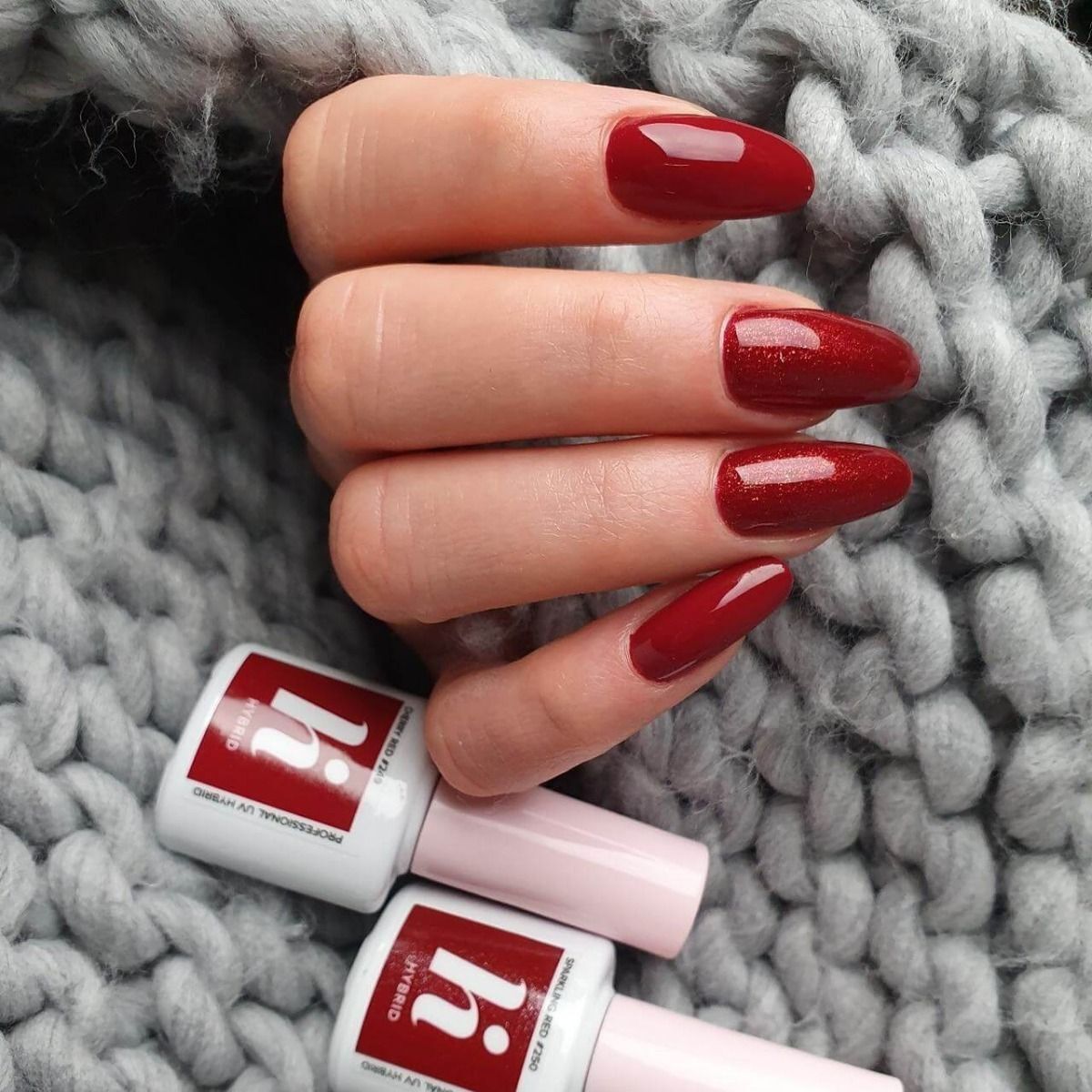 Deep Shimmer Red with Glitter Accent Nail Deep Shimmer Red with Glitter Accent Nail — Cherry Red Nails