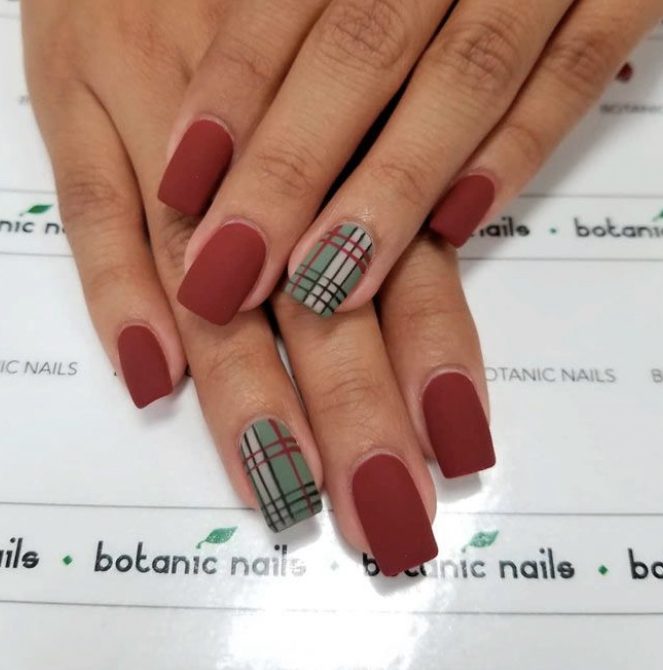 Matte Deep Red with Sage Green Plaid Accent Matte Deep Red with Sage Green Plaid Accent — Winter Plaid Nails