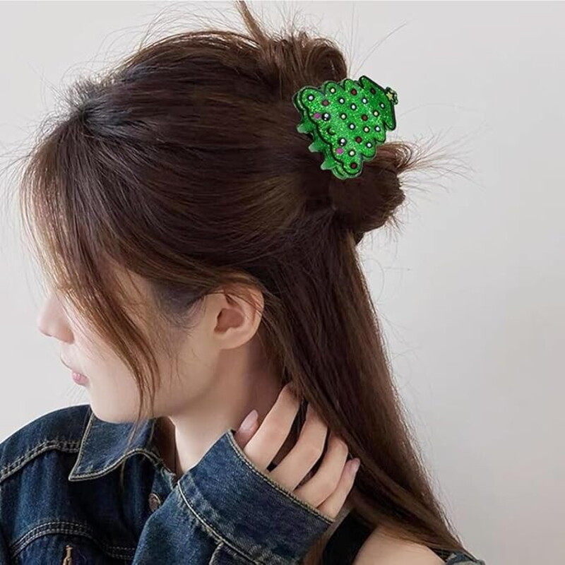 Half-Up With Festive Clip Half-Up With Festive Clip — Cute Winter Hairstyles
