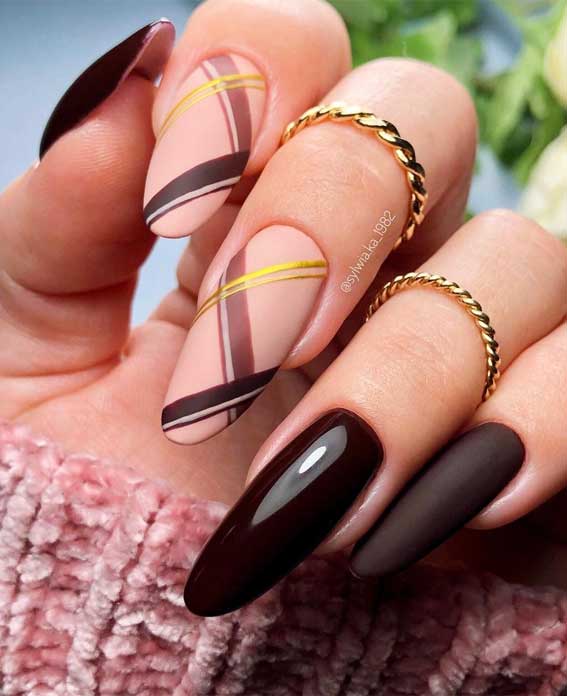 Matte Nude Plaid with Glossy Brown Matte Nude Plaid with Glossy Brown — Winter Nail Trends