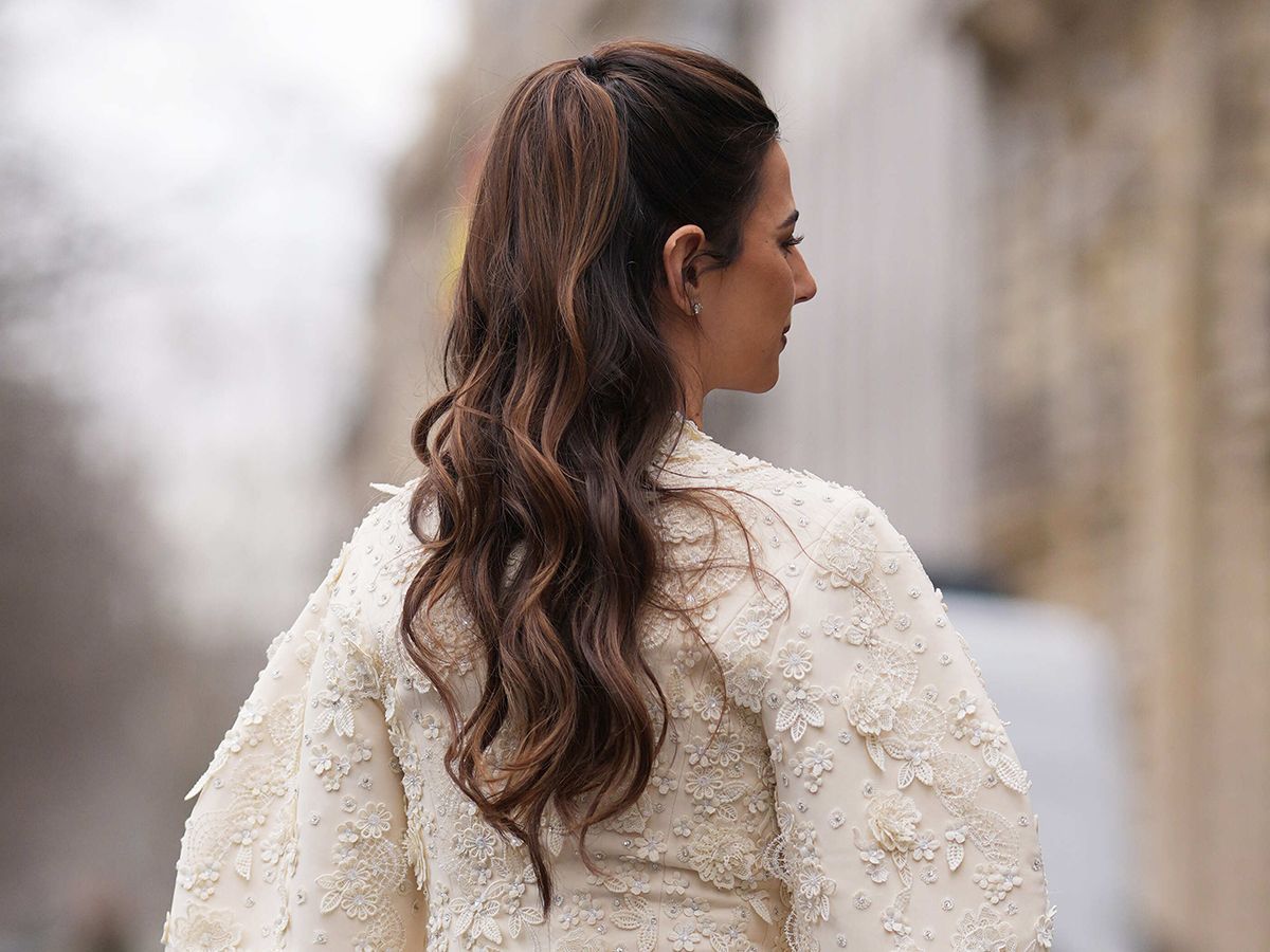Dark Brown High Ponytail with Caramel Highlights Dark Brown High Ponytail with Caramel Highlights — Winter Half Up Half Down Hairstyles
