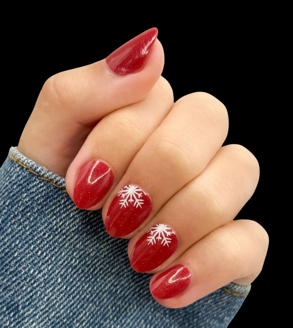 Glittery Glossy Visual Idea Glittery Glossy Visual Idea — Christmas Gel Nails 2026