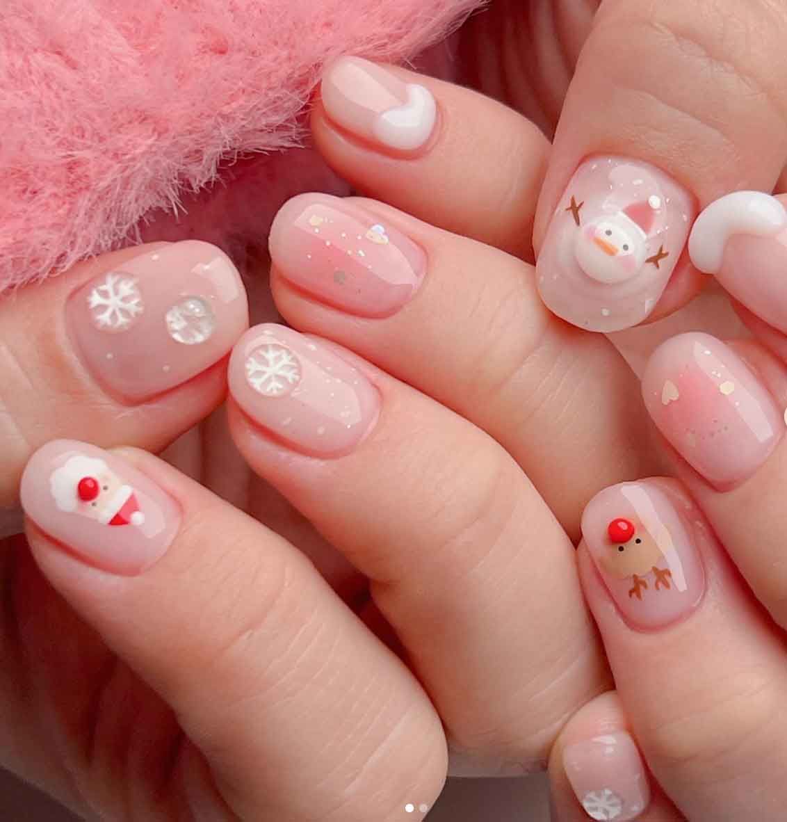 Cute Christmas Nails for the Dearest Holiday Mani -