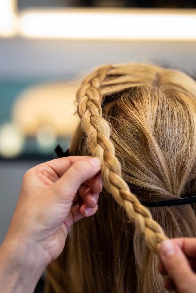 Blonde Thick Wavy Braid Blonde Thick Wavy Braid — Winter Knotless Braids