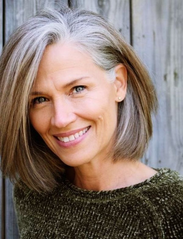 Collarbone Bob With Grey Blonde Mix Collarbone Bob With Grey Blonde Mix — Short Winter Haircuts