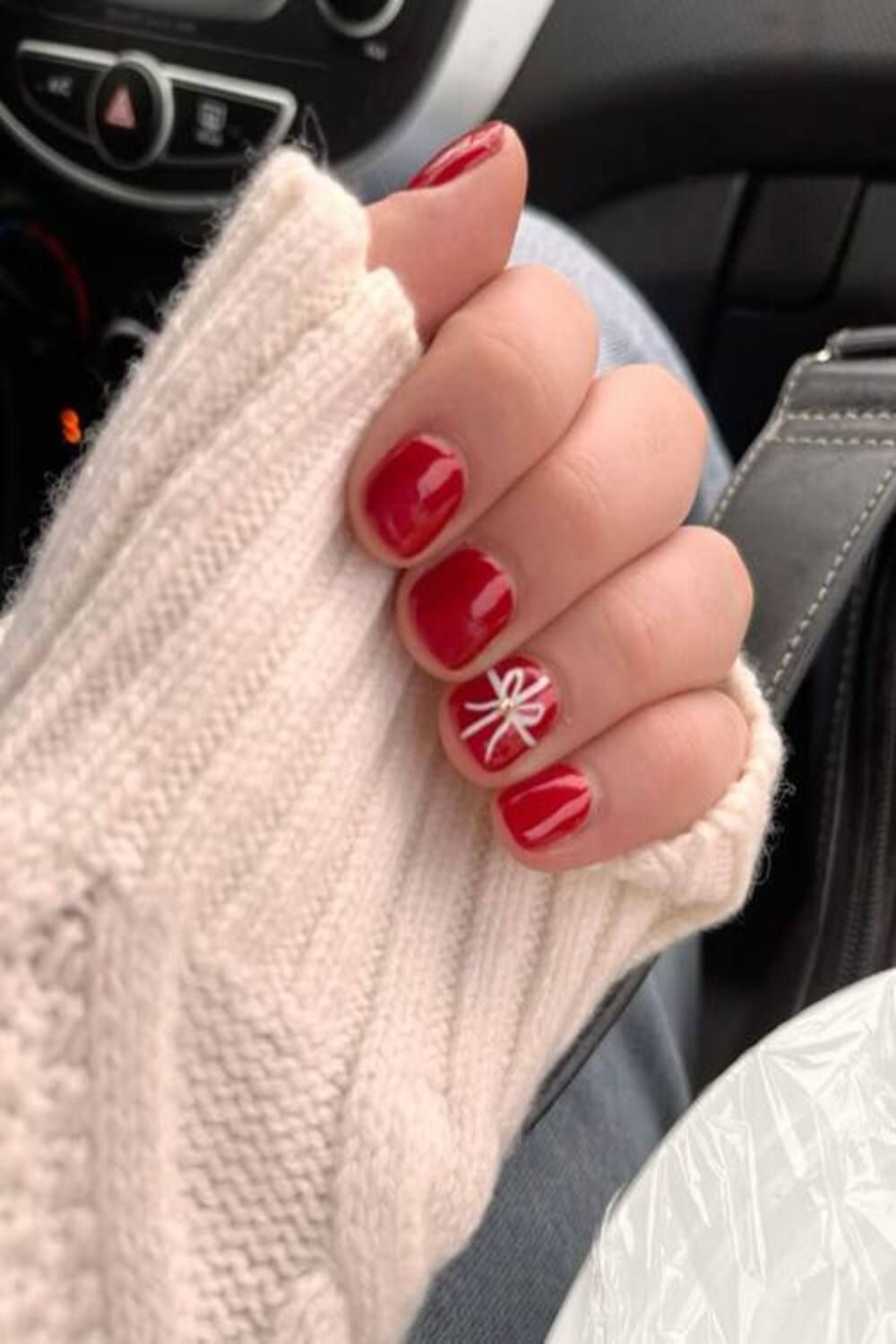 Short Square Red White Bow Nails Short Square Red White Bow Nails — Simple Christmas Nails 2026