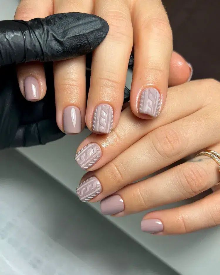 Taupe Cable Knit Sweater Nails Taupe Cable Knit Sweater Nails — Winter Nail Colors for Short Nails