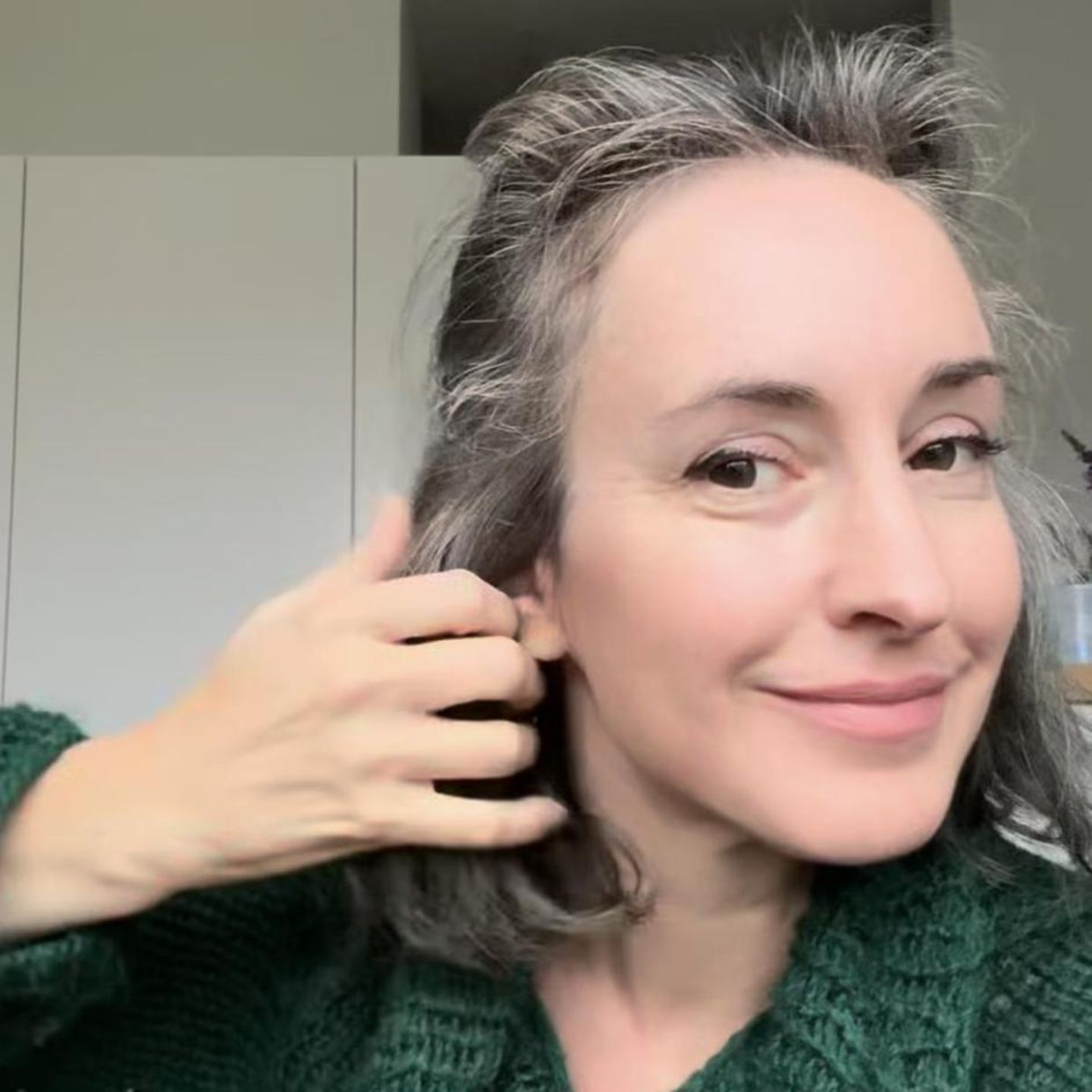 Smooth Chin Bob With Side-Swept Bangs Smooth Chin Bob With Side-Swept Bangs — Winter Hairstyles for Gray Hair