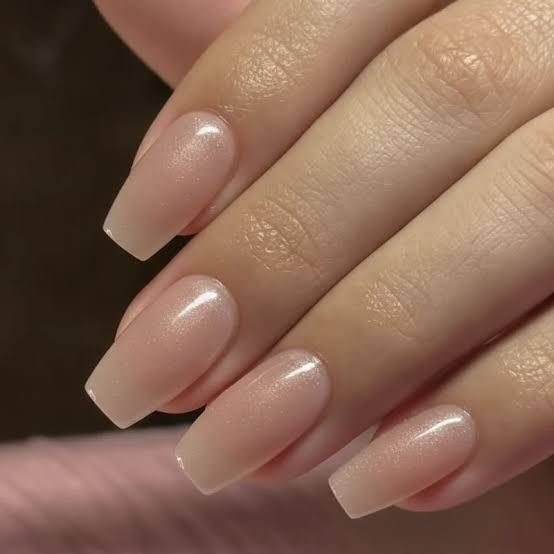 Glossy Visual Idea Glossy Visual Idea — Short Christmas Coffin Nails 2026