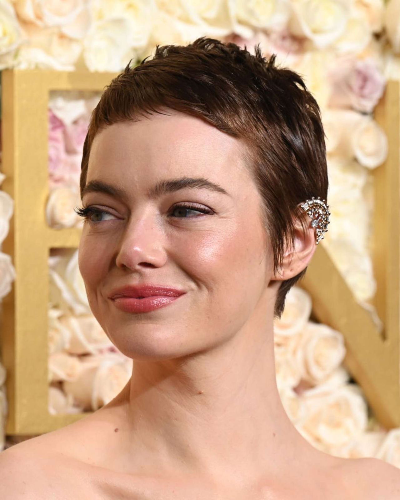 Piecey Pixie for Volume Piecey Pixie for Volume — Winter Haircuts for Thin Hair