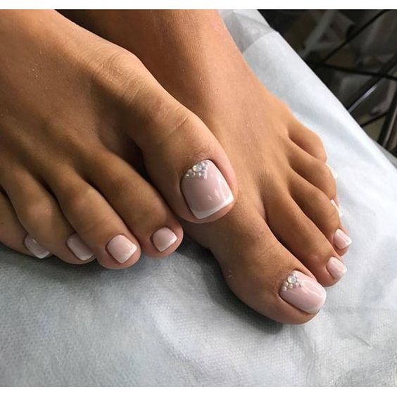 Pearl & Rhinestone French Classic Pedicure Pearl & Rhinestone French Classic Pedicure — Winter Pedicure Colors