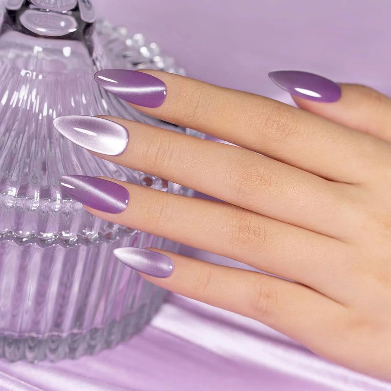 Lavender Cat Eye Medium Almond Lavender Cat Eye Medium Almond — Winter Lavender Nails