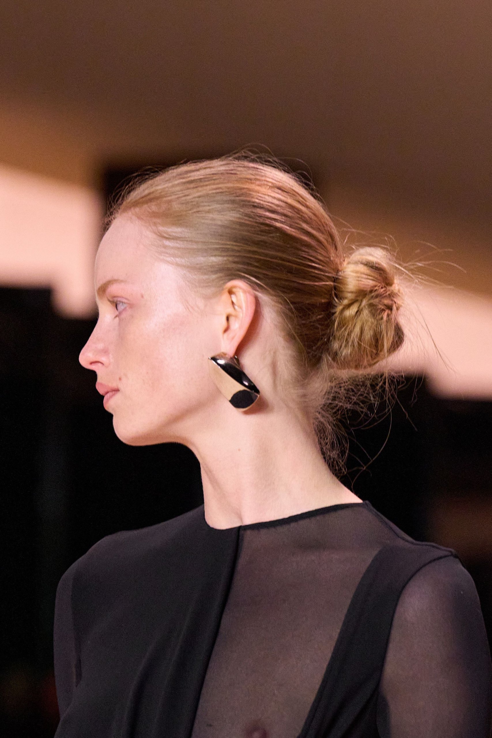 Casual Pulled-Back Bun With Wisps Casual Pulled-Back Bun With Wisps — Winter Natural Hairstyles