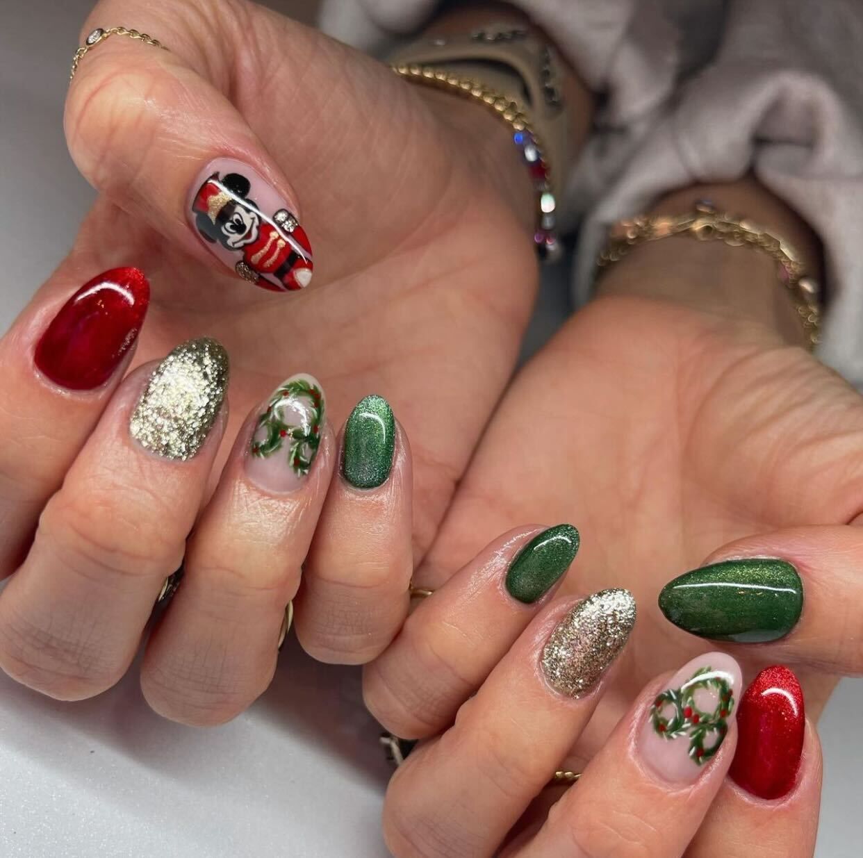 Mickey Nutcracker and Festive Accents Mickey Nutcracker and Festive Accents — Disney Christmas Nails 2026