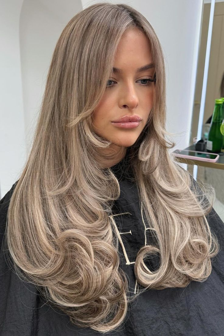 Mid-Back Creamy Ash Blonde With Highlights Mid-Back Creamy Ash Blonde With Highlights — Low Maintenance Winter Hair Colors