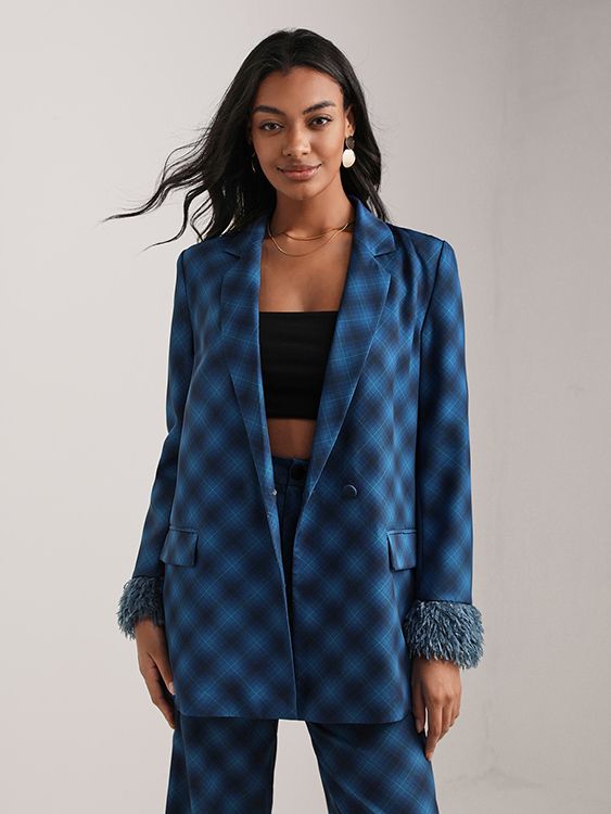 Bold Plaid: Oversized Blazer with Faux Fur Cuffs — Fall to Winter Outfits