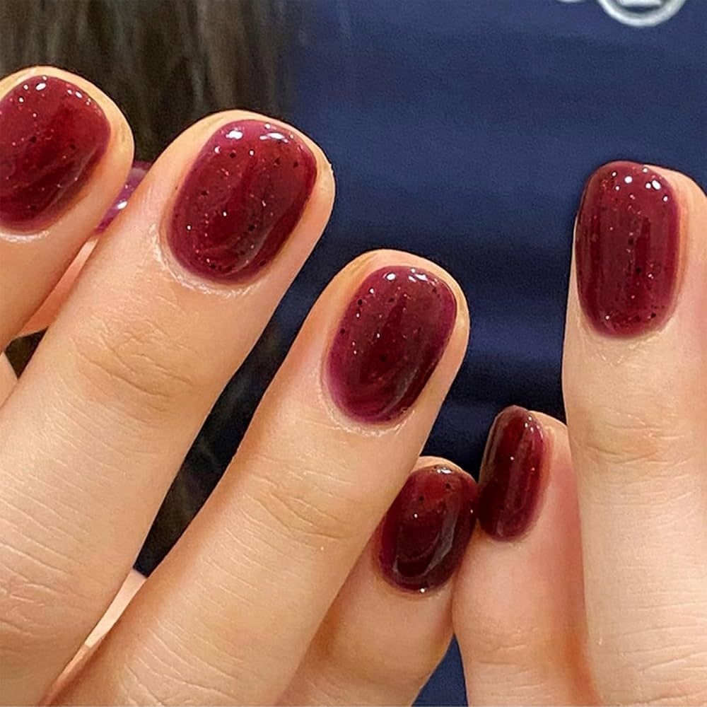 Deep Red with Subtle Glitter Deep Red with Subtle Glitter — Short Winter Round Nails