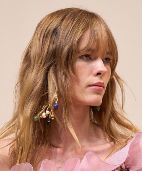 Mid-Back Honey Blonde With Wispy Bangs Mid-Back Honey Blonde With Wispy Bangs — Low Maintenance Winter Haircuts