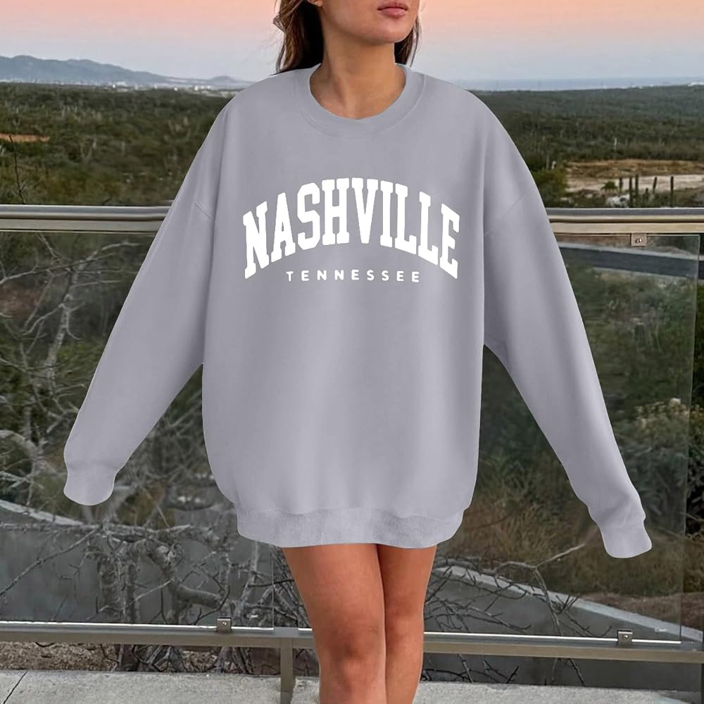 Oversized 'Nashville Tennessee' Sweatshirt for Casual Winter Comfort Oversized 'Nashville Tennessee' Sweatshirt for Casual Winter Comfort — Nashville Winter Outfits